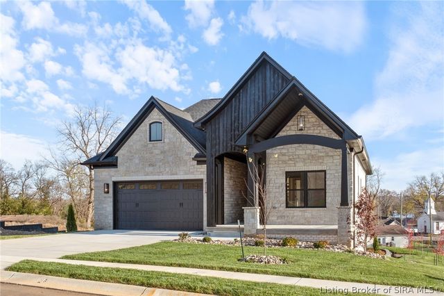 728 Lillian Way, Jeffersonville, IN 47130
