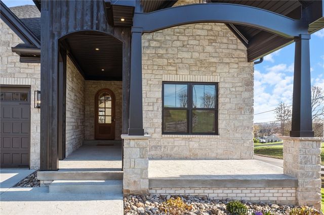 728 Lillian Way, Jeffersonville, IN 47130