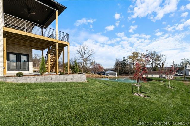 728 Lillian Way, Jeffersonville, IN 47130