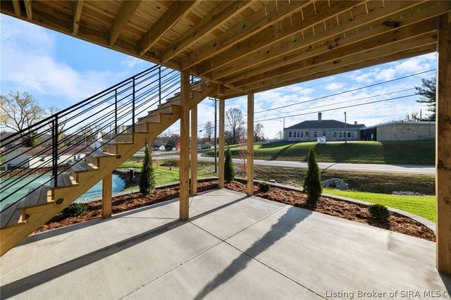 728 Lillian Way, Jeffersonville, IN 47130
