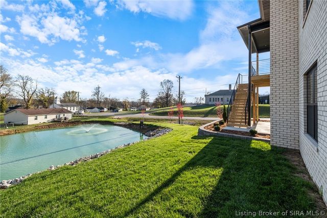 728 Lillian Way, Jeffersonville, IN 47130