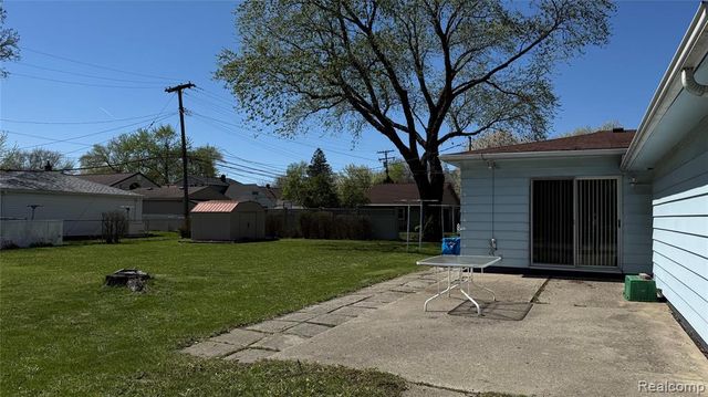 17009 Arlington Avenue, Allen Park, MI 48101