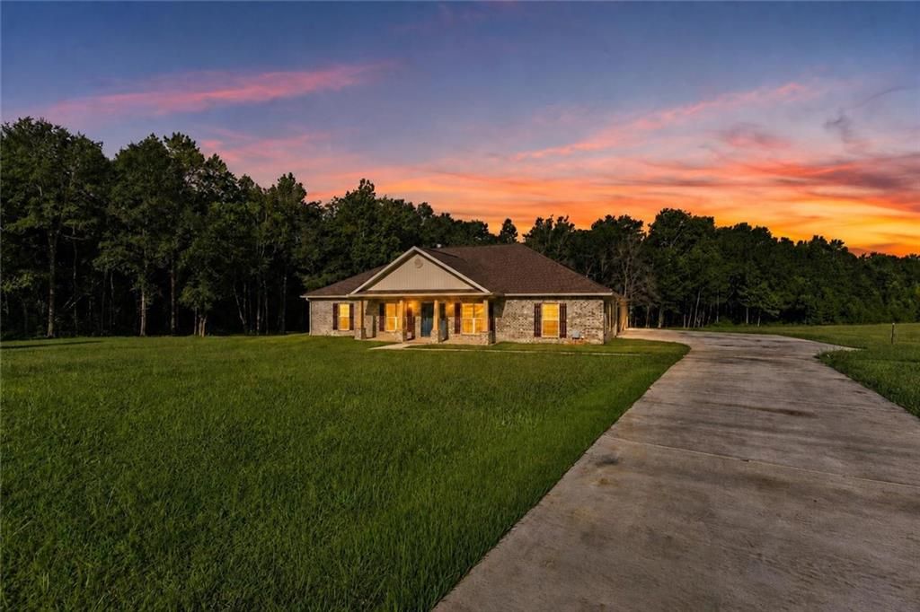 8552 March Road, Irvington, AL 36544 — exterior