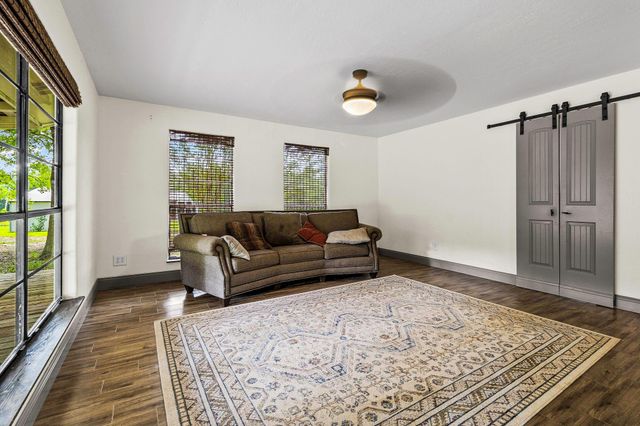 5146 Richardson Rd E, Livingston, TX 77351