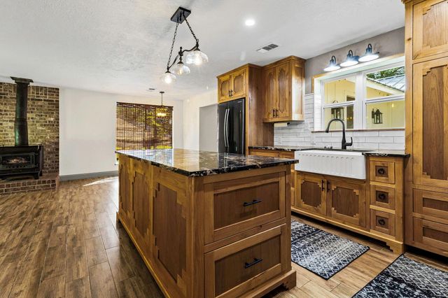 5146 Richardson Rd E, Livingston, TX 77351