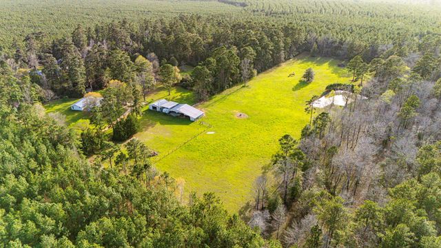 5146 Richardson Rd E, Livingston, TX 77351