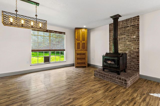 5146 Richardson Rd E, Livingston, TX 77351