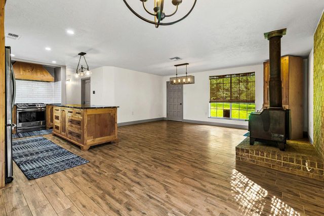 5146 Richardson Rd E, Livingston, TX 77351
