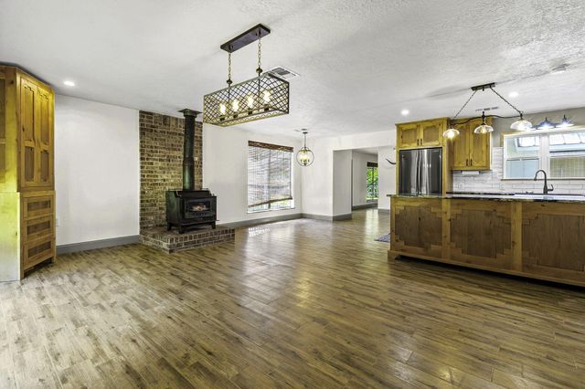 5146 Richardson Rd E, Livingston, TX 77351