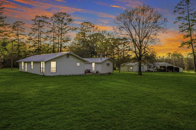 5146 Richardson Rd E, Livingston, TX 77351