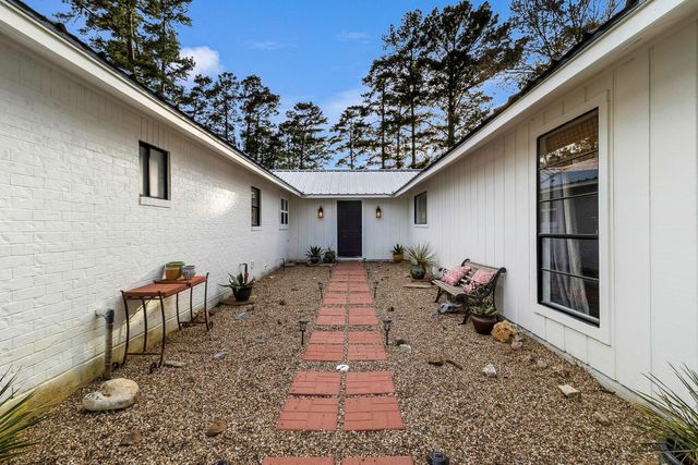 5146 Richardson Rd E, Livingston, TX 77351