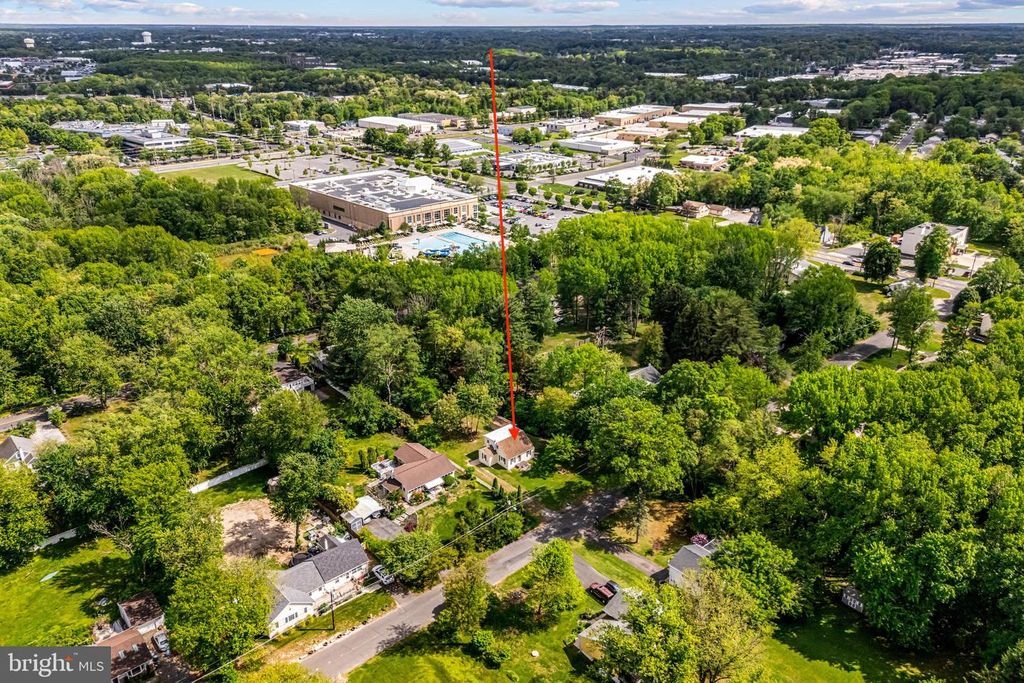 12 OREGON AVE, Mount Laurel, NJ 08054