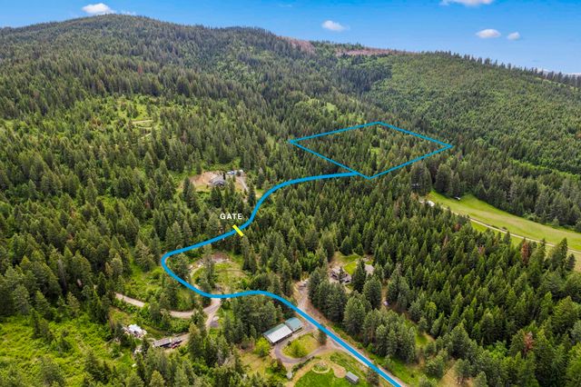 15124 E Emery Rd, Chattaroy, WA 99003