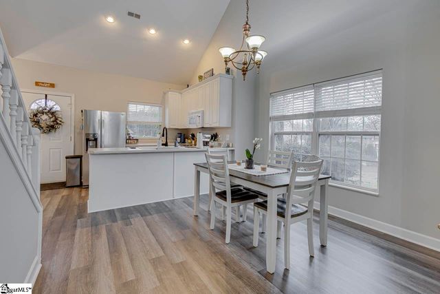 72 Ridgestone Circle, Mauldin, SC 29662