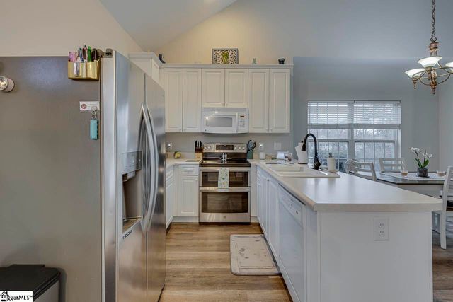 72 Ridgestone Circle, Mauldin, SC 29662