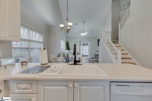 72 Ridgestone Circle, Mauldin, SC 29662