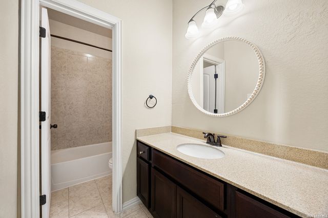 24727 Rising Hl, San Antonio, TX 78260