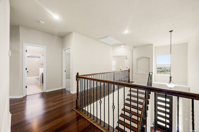 24727 Rising Hl, San Antonio, TX 78260