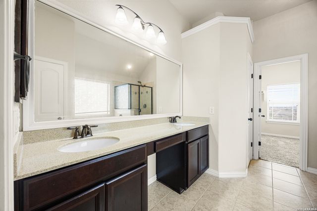 24727 Rising Hl, San Antonio, TX 78260