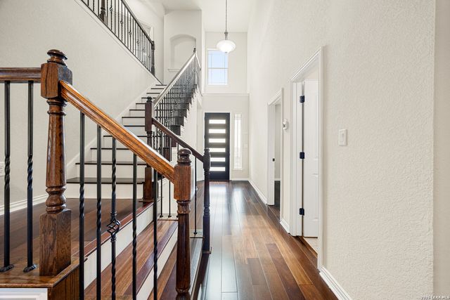 24727 Rising Hl, San Antonio, TX 78260