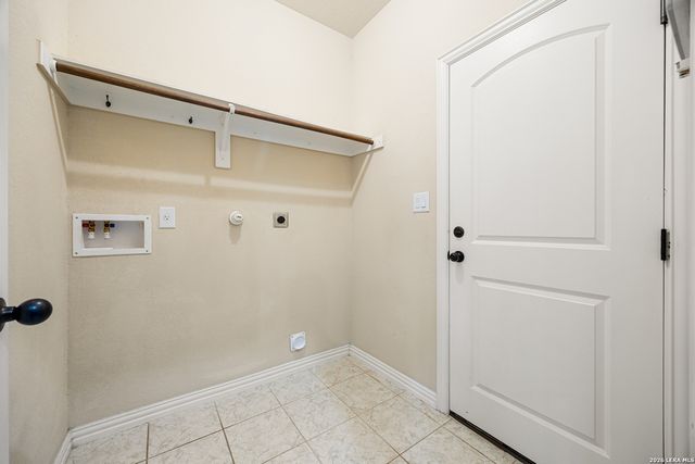 24727 Rising Hl, San Antonio, TX 78260