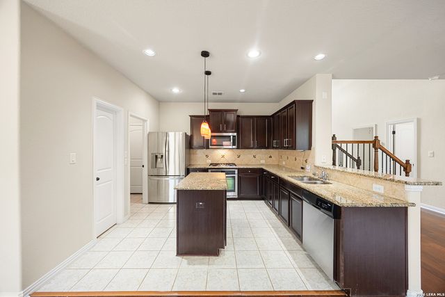24727 Rising Hl, San Antonio, TX 78260