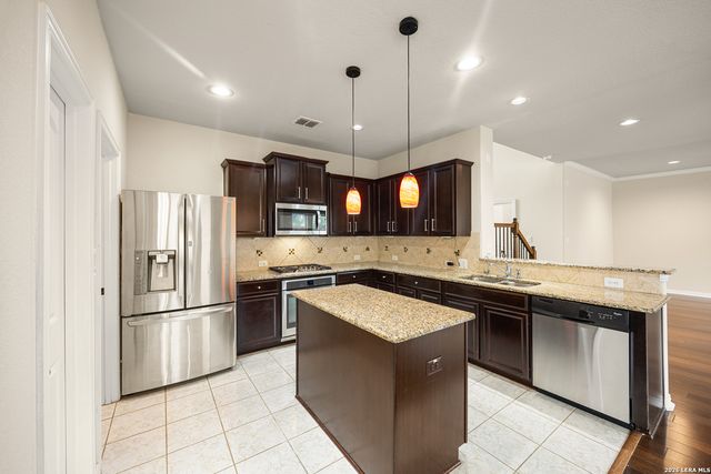 24727 Rising Hl, San Antonio, TX 78260