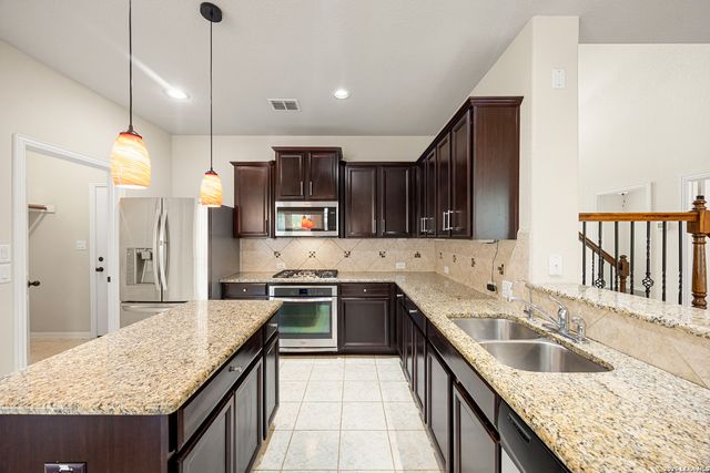 24727 Rising Hl, San Antonio, TX 78260