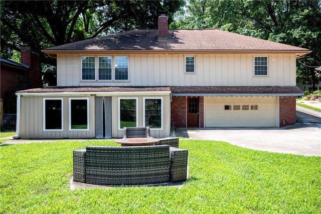 600 E Linwood Terrace, Independence, MO 64055
