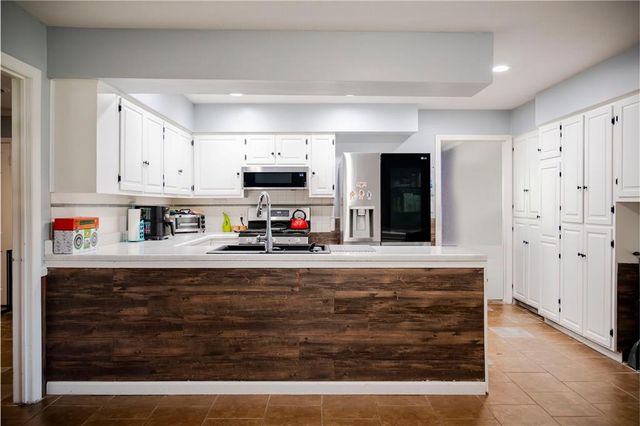 600 E Linwood Terrace, Independence, MO 64055