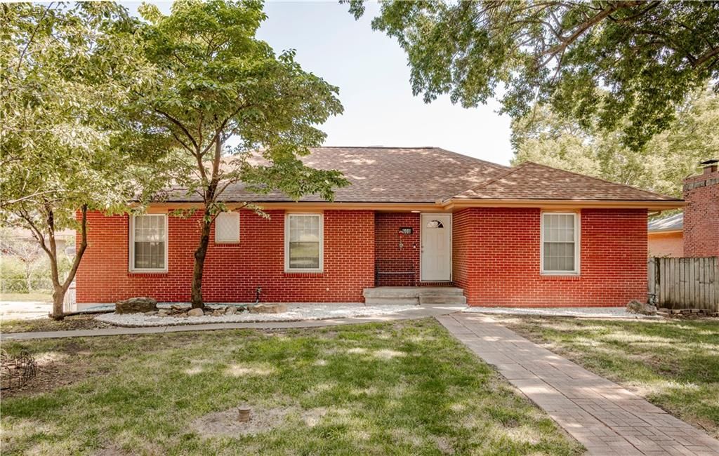 600 E Linwood Terrace, Independence, MO 64055