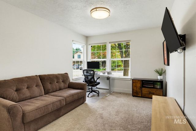369 S Winthrop Way, Boise, ID 83709