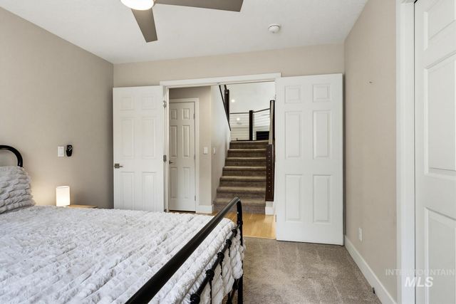 369 S Winthrop Way, Boise, ID 83709