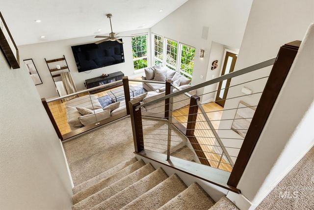 369 S Winthrop Way, Boise, ID 83709