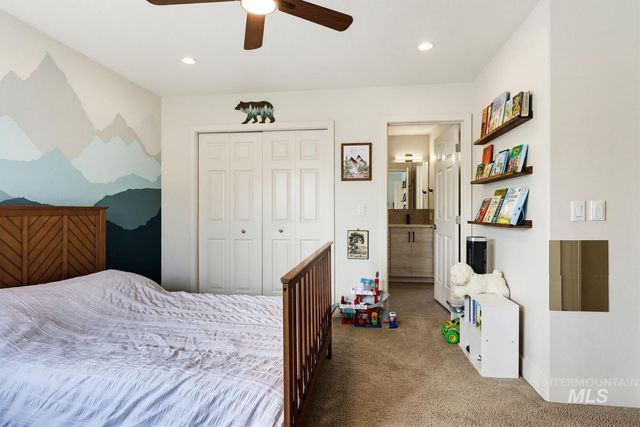 369 S Winthrop Way, Boise, ID 83709