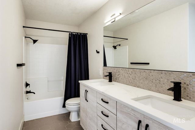 369 S Winthrop Way, Boise, ID 83709