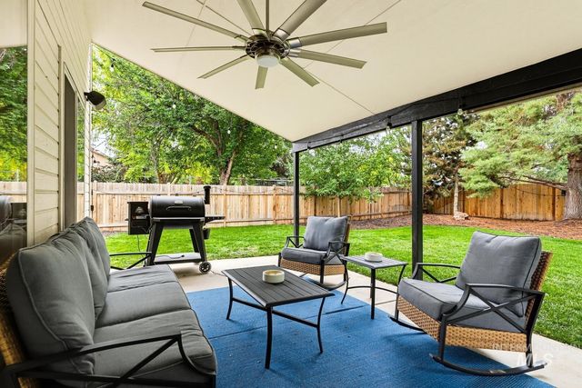 369 S Winthrop Way, Boise, ID 83709