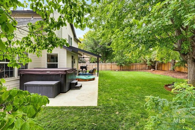 369 S Winthrop Way, Boise, ID 83709