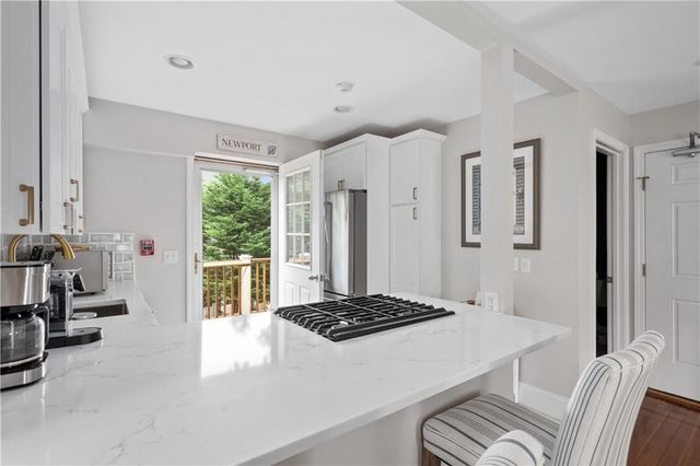 22 Stockholm Street 4, Newport, RI 02840