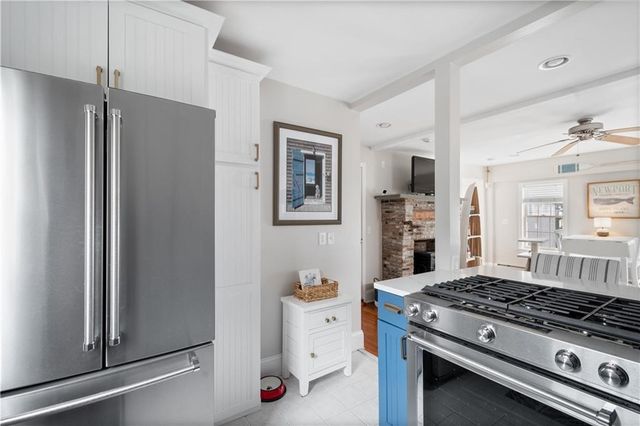 22 Stockholm Street 4, Newport, RI 02840