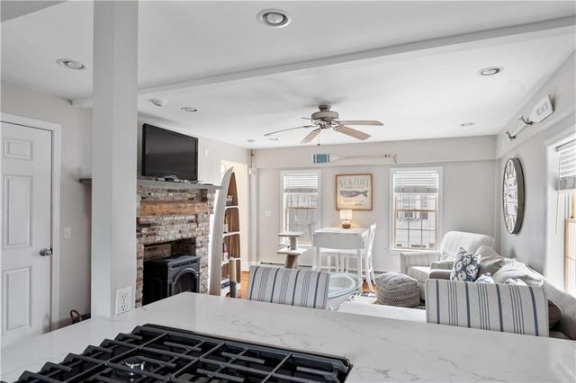 22 Stockholm Street 4, Newport, RI 02840