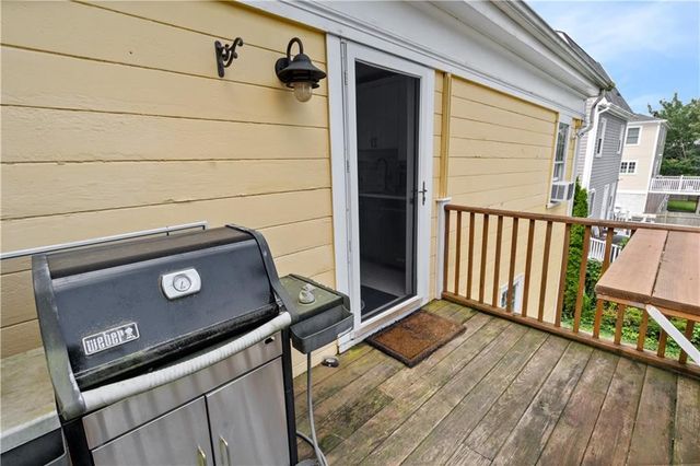 22 Stockholm Street 4, Newport, RI 02840