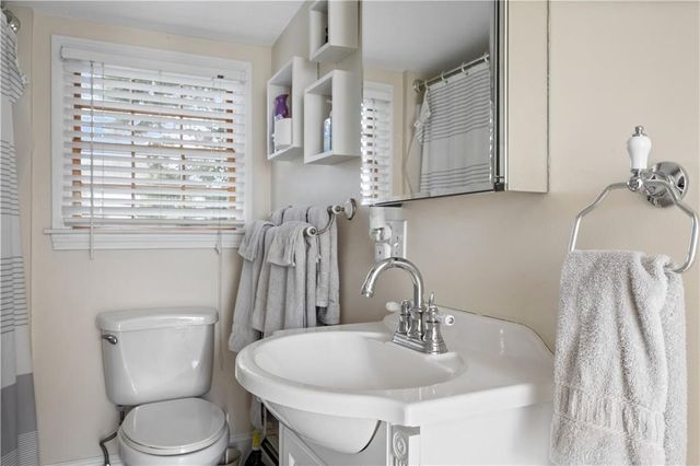 22 Stockholm Street 4, Newport, RI 02840