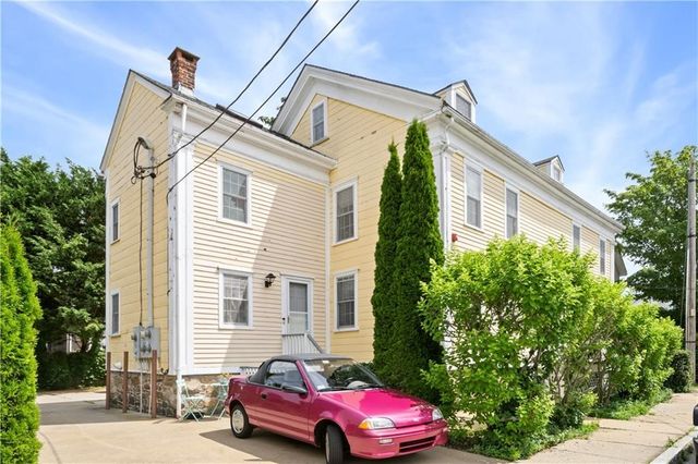 22 Stockholm Street 4, Newport, RI 02840