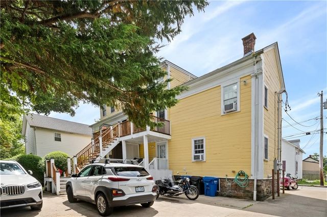 22 Stockholm Street 4, Newport, RI 02840