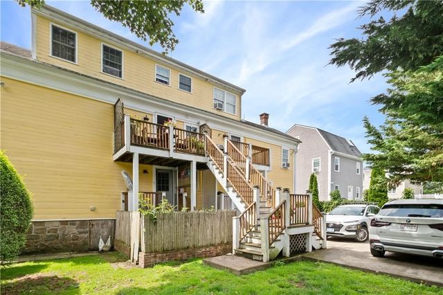 22 Stockholm Street 4, Newport, RI 02840