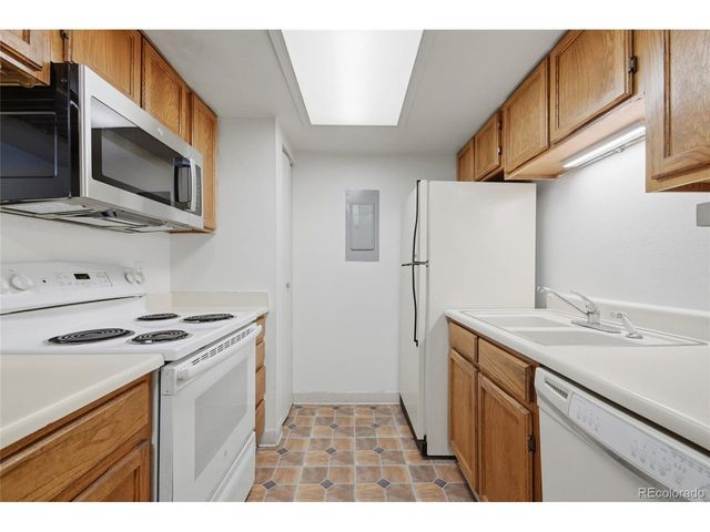 8335 Fairmount Dr 6-203, Denver, CO 80247