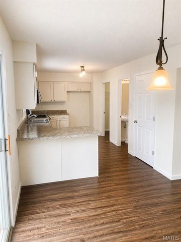 551 Donna Marie Drive 2022A, Wentzville, MO 63385