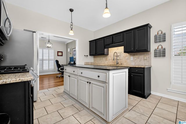 123 COVE LANE, Pelham, AL 35124