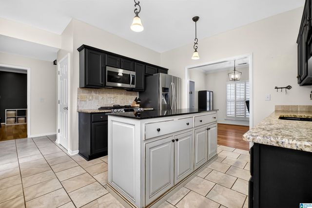 123 COVE LANE, Pelham, AL 35124